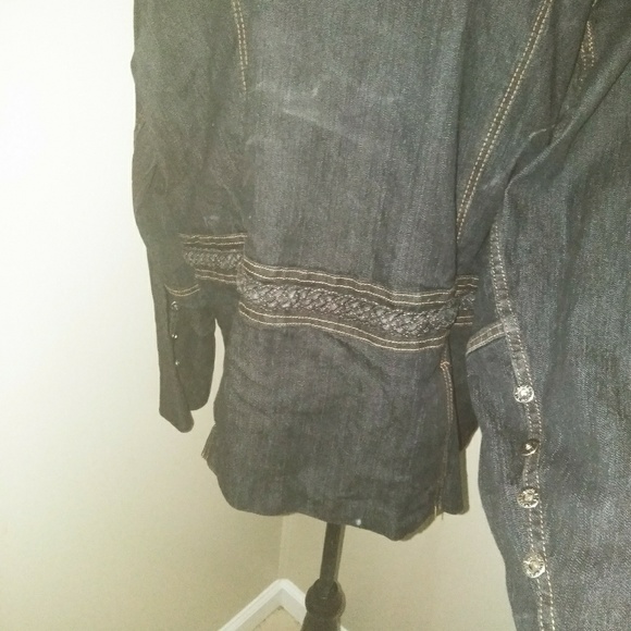 Jean jacket - Picture 2 of 4